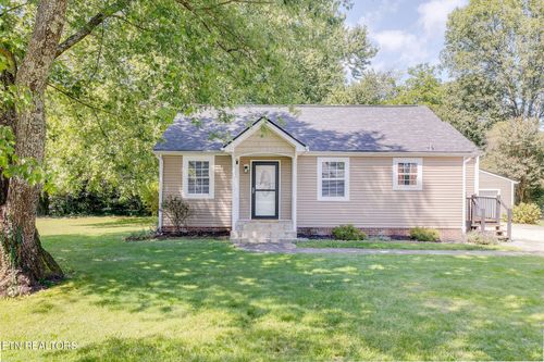 207 N Laurel Cir, Knoxville, TN, 37912-3530 | Card Image