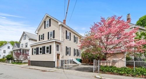 27 Park St, Woburn, MA, 01801-2934 | Card Image