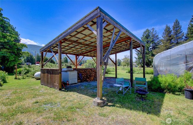 Covered area; green house | Image 20