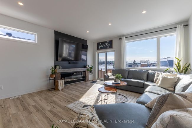 178 Tom Gavinski St, House other with 3 bedrooms, 3 bathrooms and 4 parking in Arnprior ON | Image 8