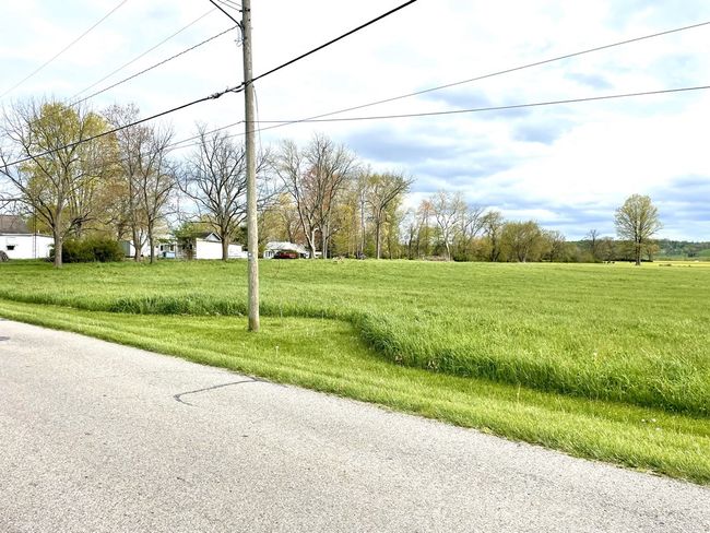 303 - 301-303 3 Rd St, Home with 3 bedrooms, 1 bathrooms and null parking in Beaver OH | Image 8