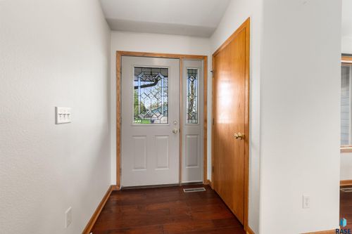 209 W Ironwood St, Brandon, SD, 57005-2174 | Card Image