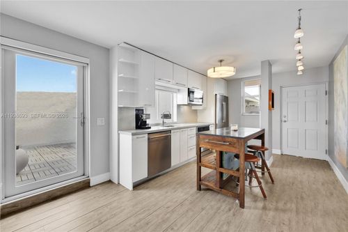 aph2-680 Ne 64th St, Miami, FL, 33138-6208 | Card Image