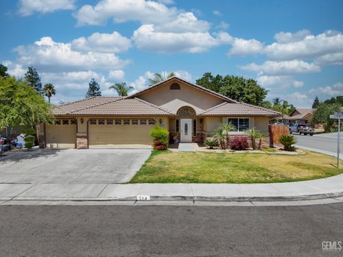 514 Escalante Ave, Shafter, CA, 93263-9626 | Card Image