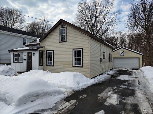 623 W Thomas St, Rome, NY, 13440-3132 | Card Image