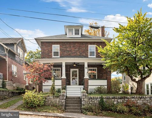 17 E Leicester St, WINCHESTER, VA, 22601-4613 | Card Image