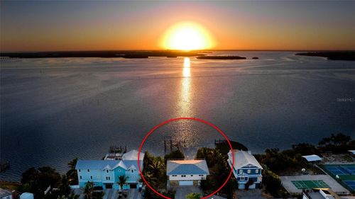 2512 Avenue A, BRADENTON BEACH, FL, 34217-2211 | Card Image