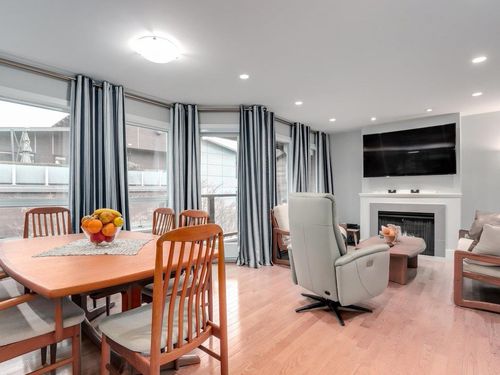 304-3711 Delbrook Avenue, North Vancouver, BC, V7N3Z4 | Card Image