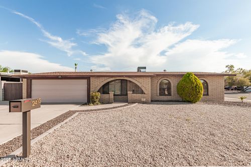 2415 W Villa Rita Dr, Phoenix, AZ, 85023-1238 | Card Image