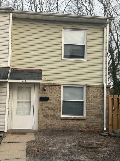 1613 Darren Cir, Portsmouth, VA, 23701-3103 | Card Image