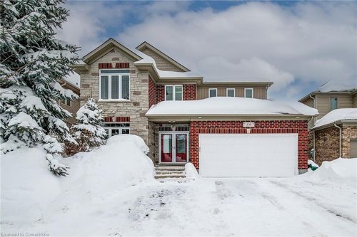 59 Maplelawn Dr, Saint Jacobs, ON, N0B2N0 | Card Image