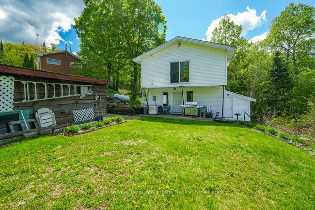 15 Labrash Lake Rd, House other with 2 bedrooms, 1 bathrooms and 4 parking in Dunchurch ON | Image 8