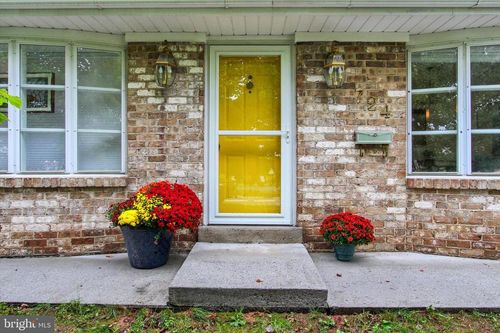 724 Long Ln, GETTYSBURG, PA, 17325-2713 | Card Image