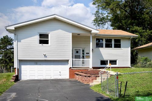 5556 N 61st St, Omaha, NE, 68104-1608 | Card Image