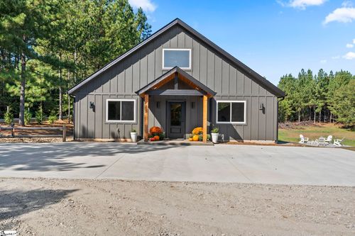 215 Rhonda Rd, Campobello, SC, 29322-8405 | Card Image