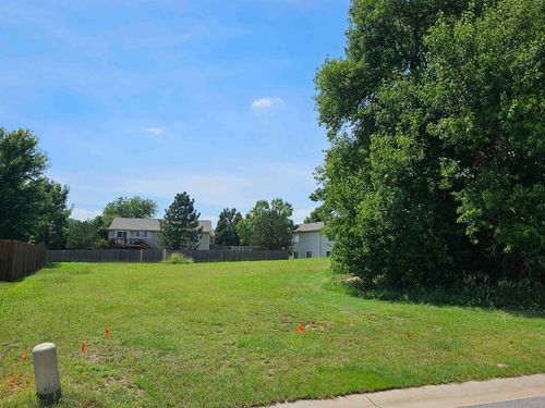 4221 Niblick Dr, Winfield, KS, 67156-8886 | Card Image