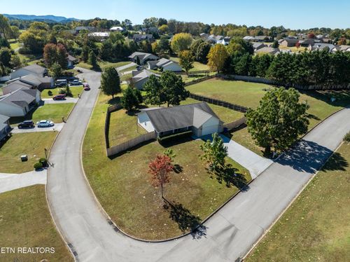2910 Country Meadows Ln, Maryville, TN, 37803-3057 | Card Image