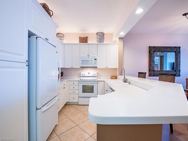 APT-806 - 400 Flagship Dr, Condo with 3 bedrooms, 3 bathrooms and 1 parking in NAPLES FL | Image 4