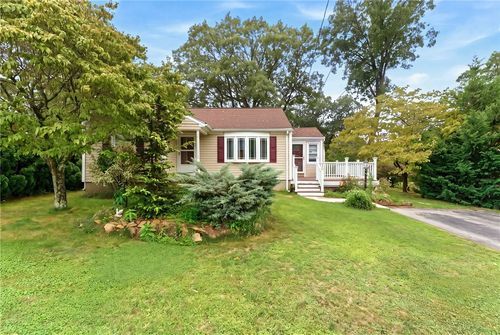 216 Hyde St, Cranston, RI, 02920-4818 | Card Image