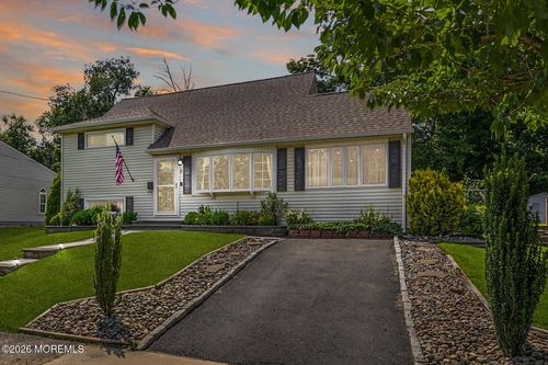 8 Bradford Rd, East Brunswick, NJ, 08816-4304 | Card Image