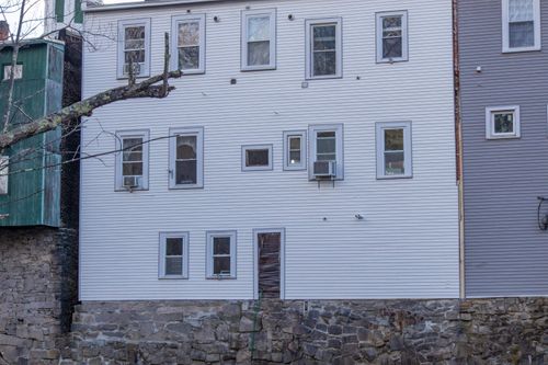 111 Union Sq, Milford, NH, 03055-4240 | Card Image