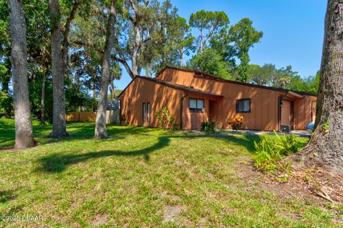 2-2 Park Pl, Ormond Beach, FL, 32174-6943 | Card Image