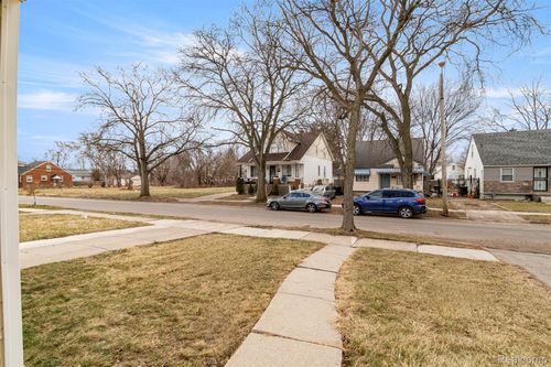 7634 Warwick St, Detroit, MI, 48228-3317 | Card Image