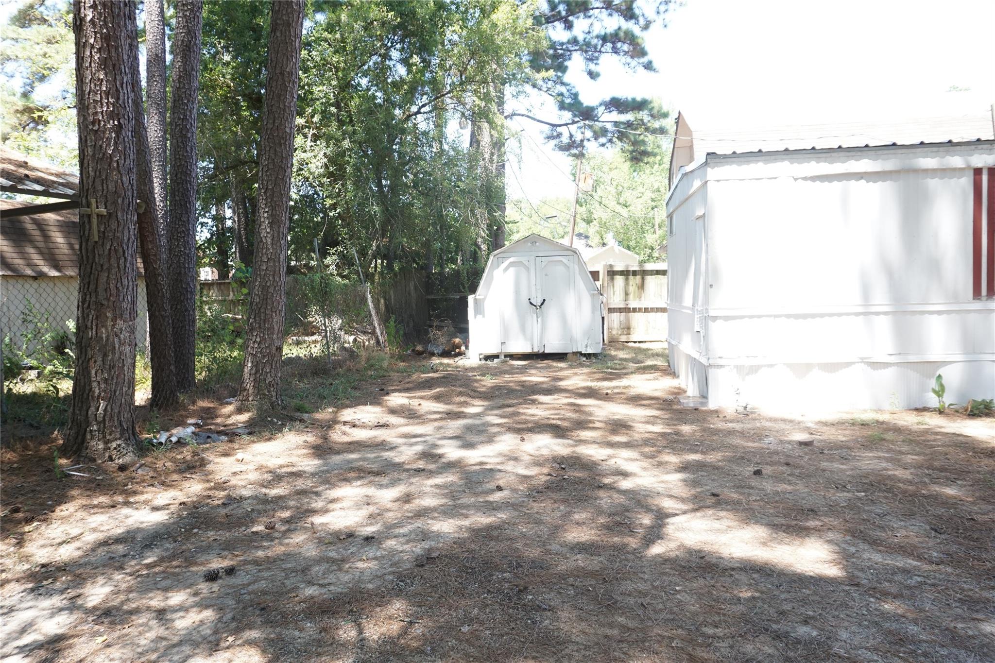 Residential Lease in Willis 3