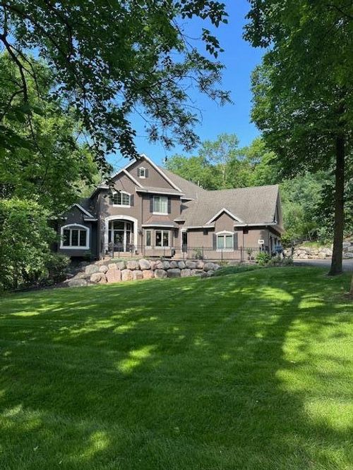 6155 Murray Ct, Shorewood, MN, 55331-3153 | Card Image