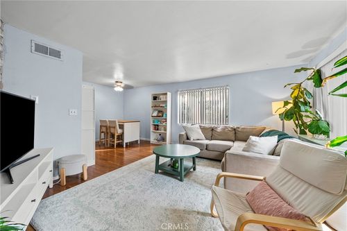 23-14435 Plummer St, Panorama City, CA, 91402-1196 | Card Image