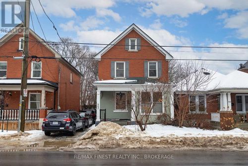 463 Victoria St, Kingston, ON, K7L3Z8 | Card Image