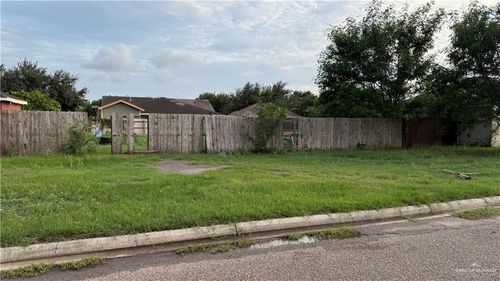 2001 W 1st 1/2 St, Mission, TX, 78572-6876 | Card Image