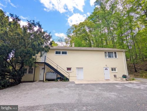 768 Lewisberry Rd, NEW CUMBERLAND, PA, 17070-2711 | Card Image
