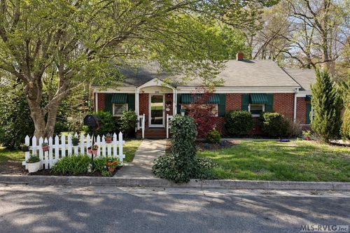 606 Northington St, South Hill, VA, 23970-2722 | Card Image