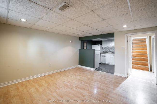 18 Grove Ave, House other with 6 bedrooms, 2 bathrooms and 4 parking in Saint Catharines ON | Image 19