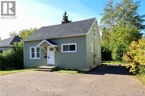294 Mill Rd, House with 3 bedrooms, 1 bathrooms and null parking in Moncton NB | Card Image