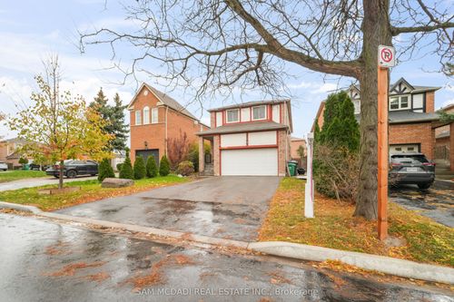 2988 Gulfstream Way, Mississauga, ON, L5N6J8 | Card Image