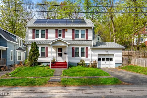 11 Putnam St, Troy, NY, 12180-2135 | Card Image