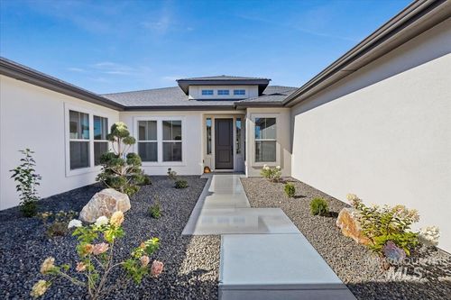 2061 N Peakhurt Ave, Kuna, ID, 83634-1086 | Card Image