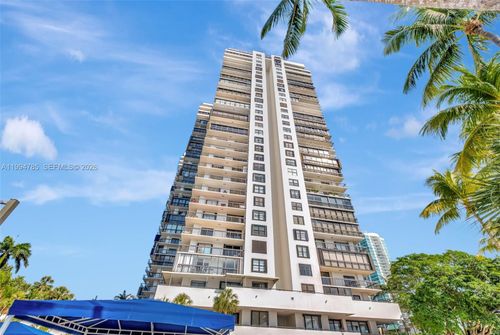 305-2333 Brickell Ave, Miami, FL, 33129-2435 | Card Image