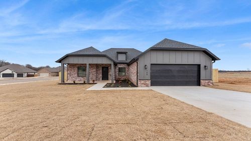 109 N Panther Ave, Farmington, AR, 72730-4038 | Card Image