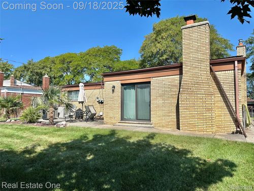 14434 Ivanhoe Dr, Warren, MI, 48088-3894 | Card Image