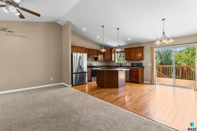 1313 W Creekside Dr, House other with 5 bedrooms, 3 bathrooms and null parking in Brandon SD | Image 5