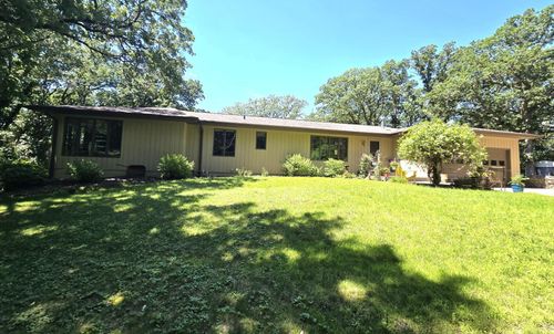 21200 5th St Nw, New London, MN, 56273-9648 | Card Image