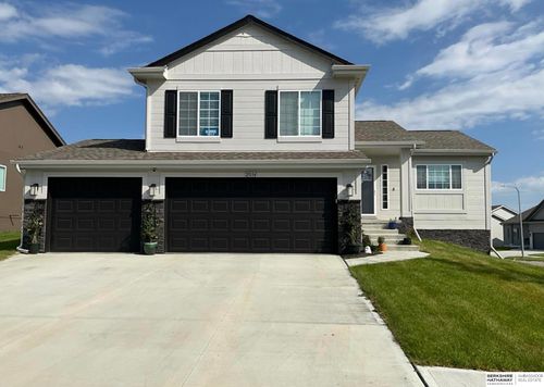 21054 Madison St, Elkhorn, NE, 68022-4118 | Card Image