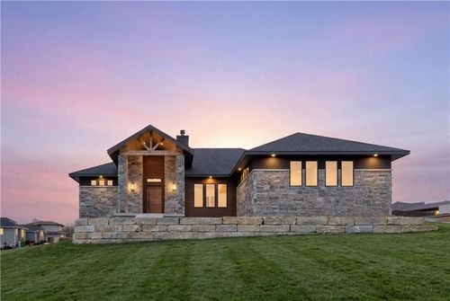 9410 Deer Run St, Lenexa, KS, 66220-4501 | Card Image
