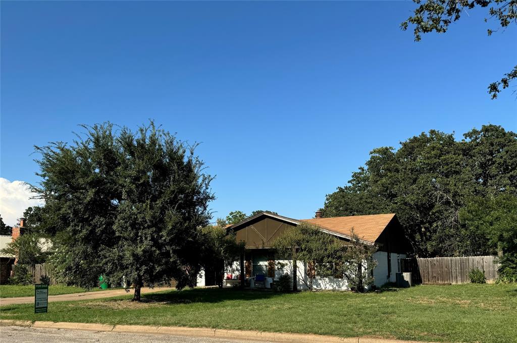 Briarwood Dr, Eastland, TX 76448