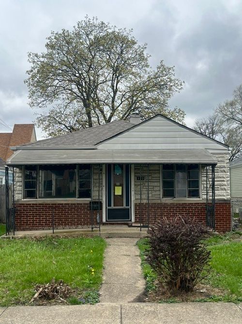132 Geneva Ave, Bellwood, IL, 60104-1103 | Card Image