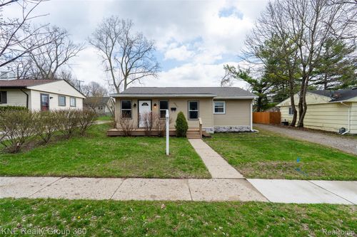 5357 Military Ave, Brighton, MI, 48116-1914 | Card Image