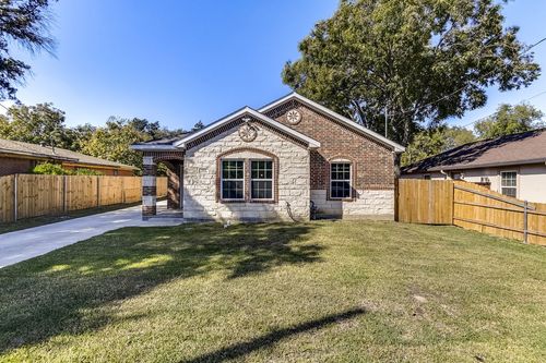 1449 Owega Ave, Dallas, TX, 75216-6963 | Card Image